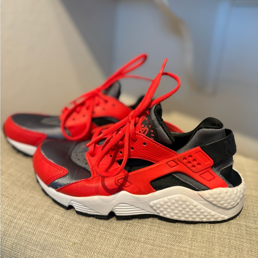 Brand New - Air Huarache by Nike - size 5.5